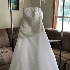 Wedding gown